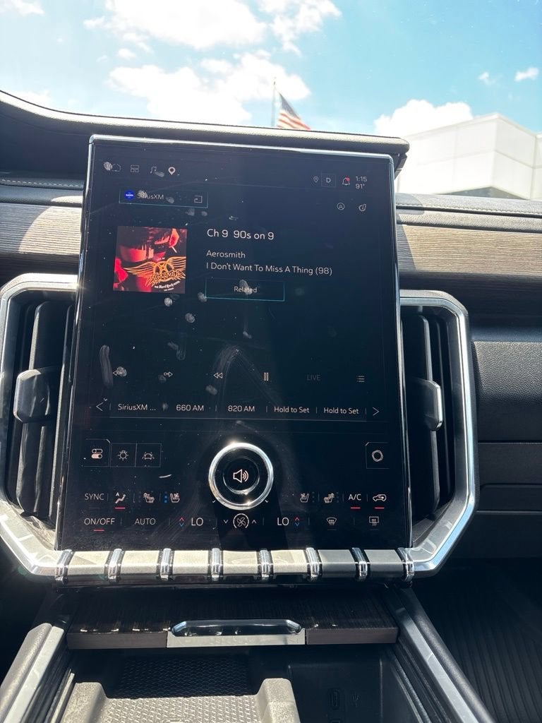 2025 GMC Acadia Denali