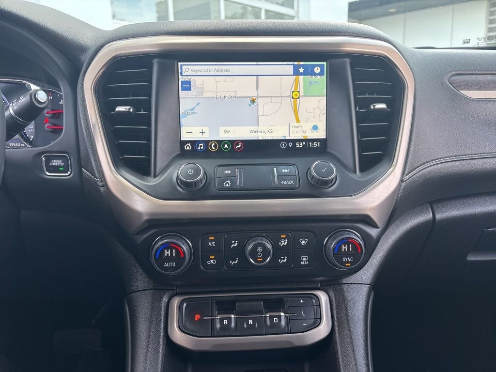 2023 GMC Acadia Denali