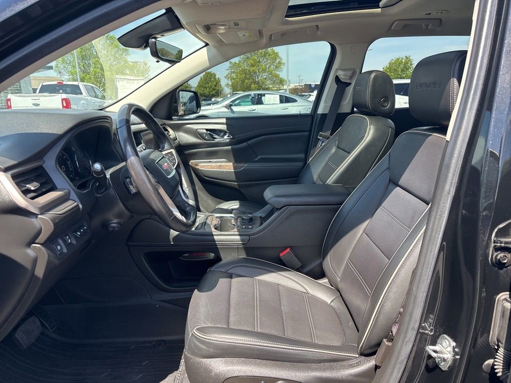 2022 GMC Acadia Denali