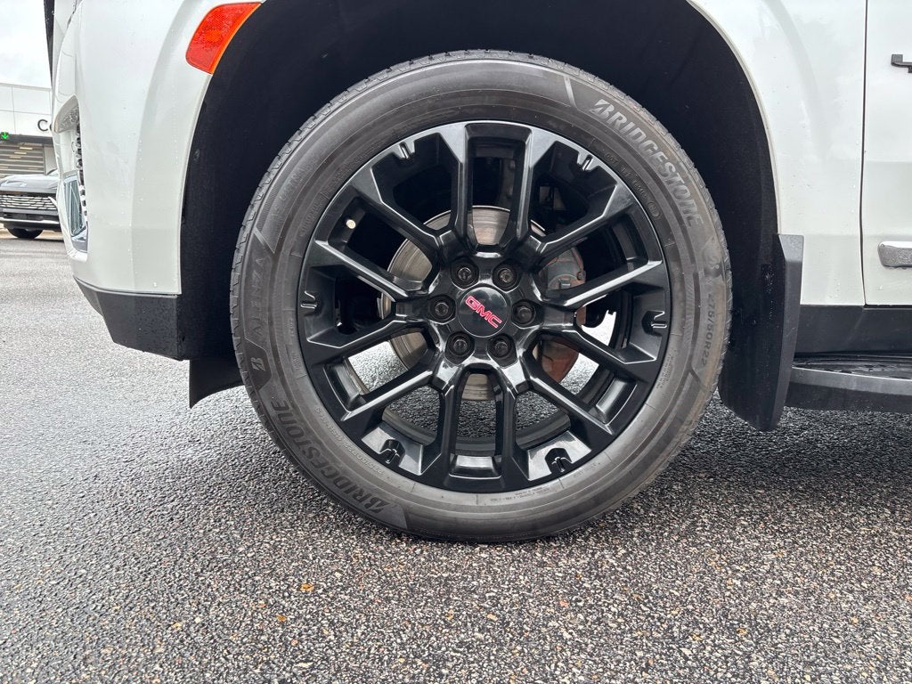 2023 GMC Yukon SLT