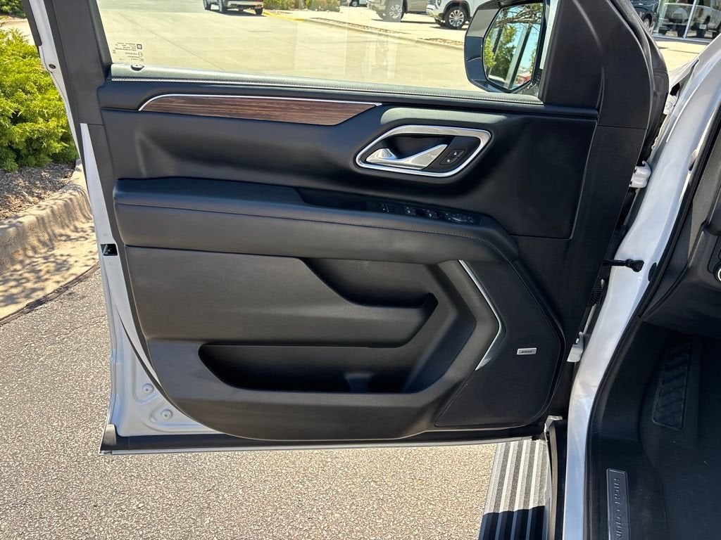 2023 Chevrolet Suburban High Country