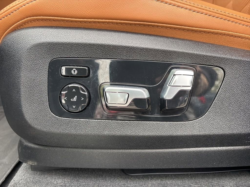 2024 BMW X5 M60i
