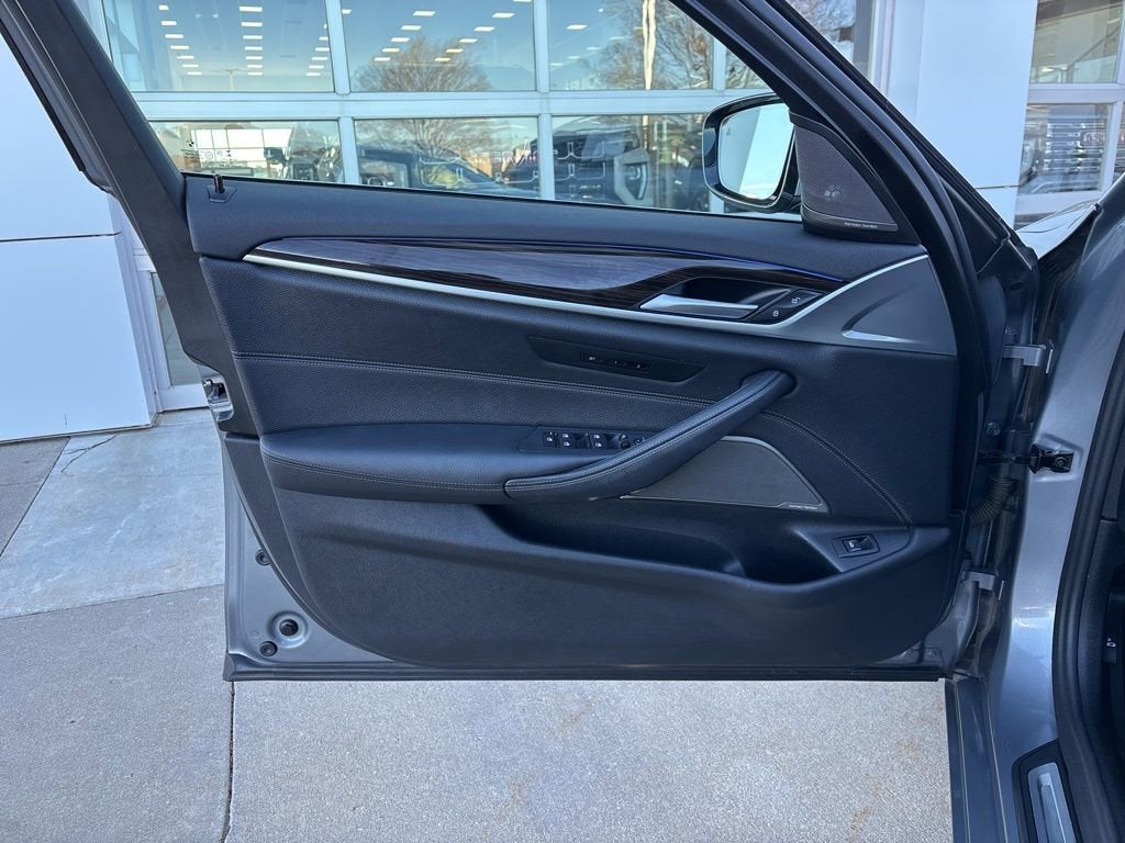 2023 BMW 5 Series 530i