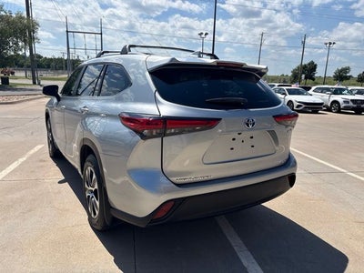 2023 Toyota Highlander Hybrid XLE