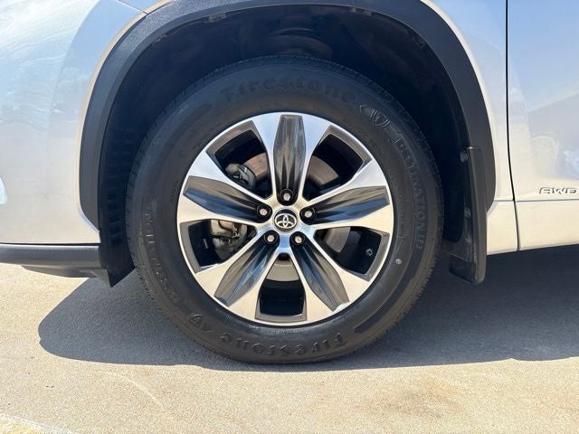 2023 Toyota Highlander Hybrid XLE