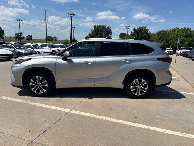 2023 Toyota Highlander Hybrid XLE