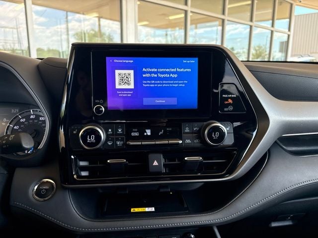 2023 Toyota Highlander Hybrid XLE