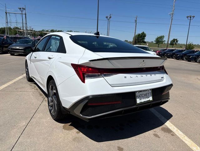2025 Hyundai Elantra Hybrid SEL Sport