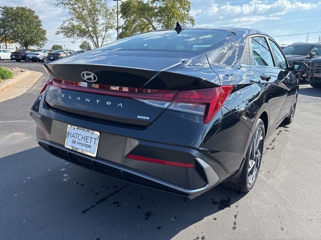 2025 Hyundai Elantra Hybrid Limited