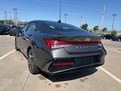 2024 Hyundai Elantra Limited