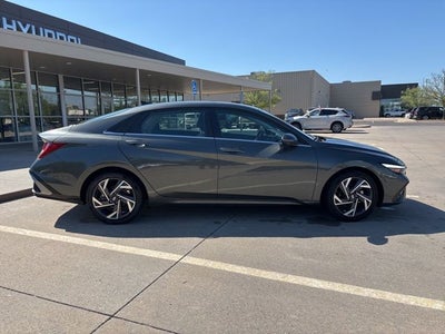 2024 Hyundai Elantra Limited