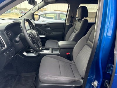 2024 Nissan Frontier SV SE