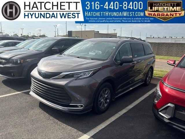 2021 Toyota Sienna XLE 8 Passenger