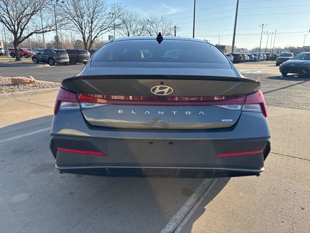 2025 Hyundai Elantra Hybrid SEL Sport