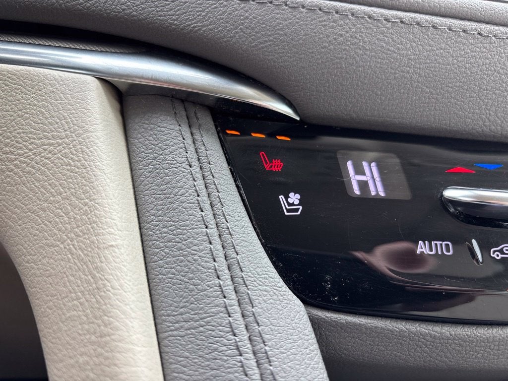2020 Cadillac XT5 Premium Luxury