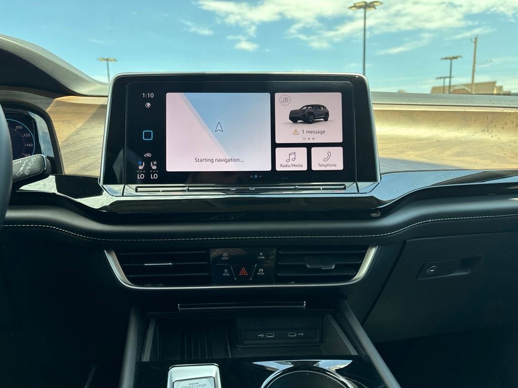 2025 Volkswagen Atlas 2.0T SE w/Technology