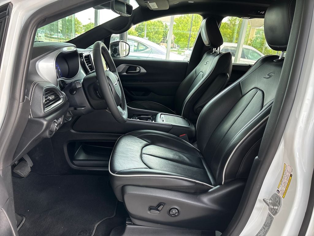 2025 Chrysler Pacifica Limited