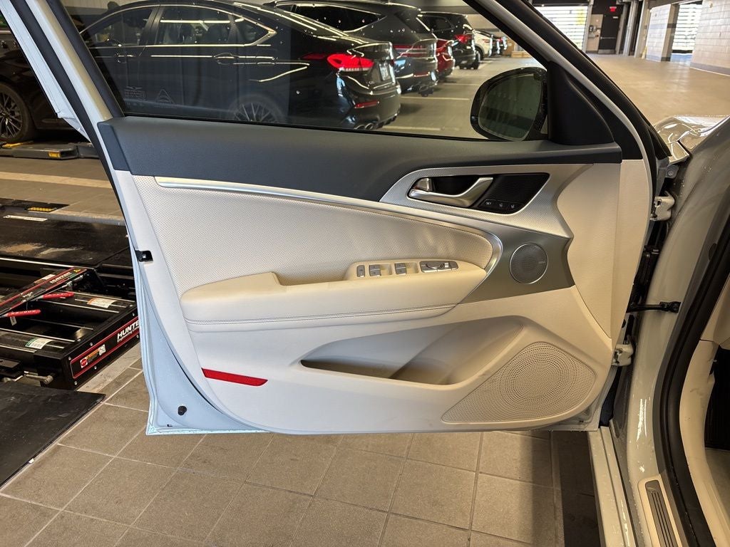 2026 Genesis G70 2.5T Prestige