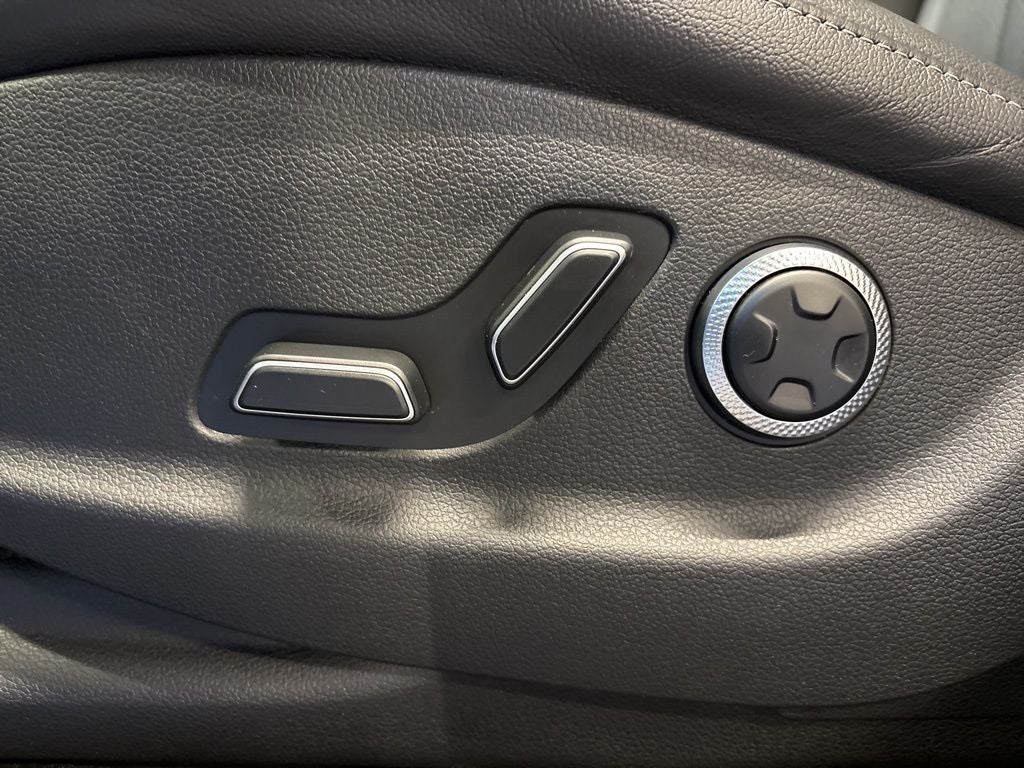 2025 Genesis GV80 2.5T