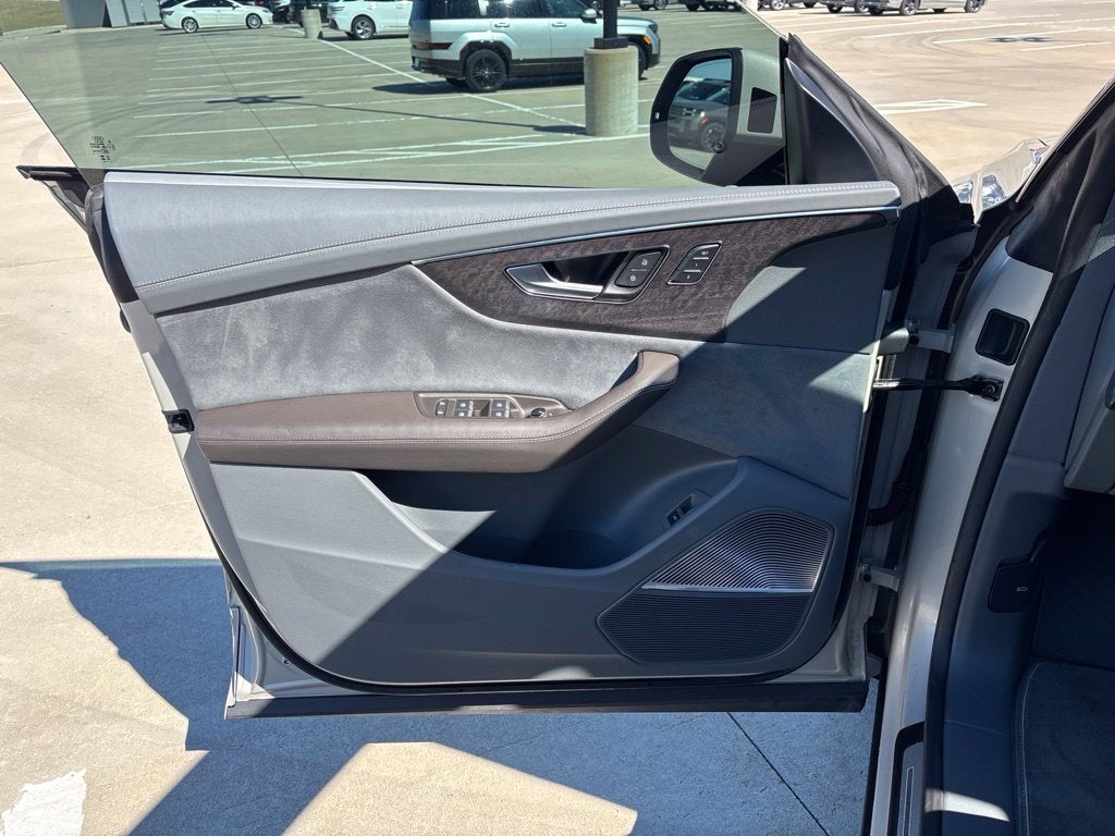 2023 Audi Q8 55 Prestige quattro
