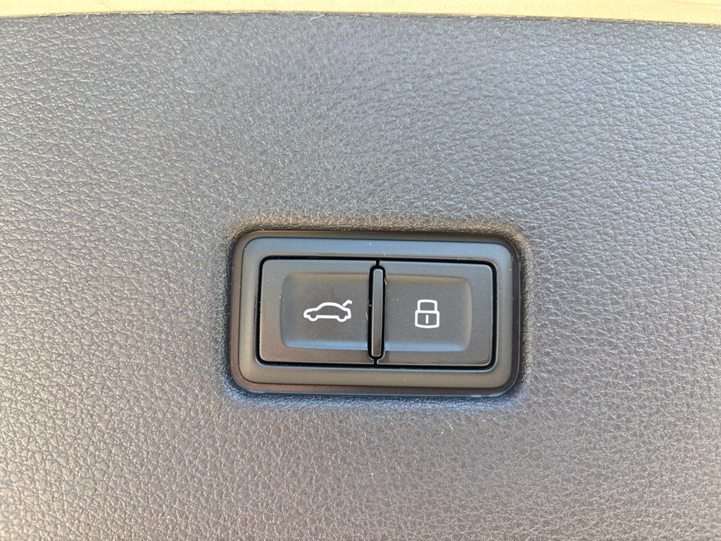 2023 Audi Q8 55 Prestige quattro