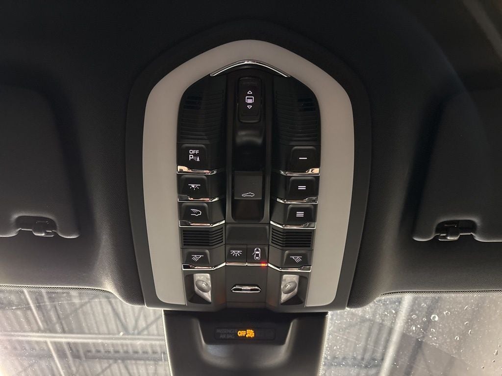 2025 Porsche Macan Base Premium Package Plus