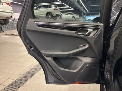 2025 Porsche Macan Base Premium Package Plus
